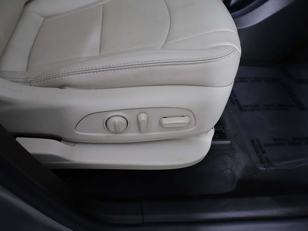 Used 2023 Gray Metallic Buick Essence image 35