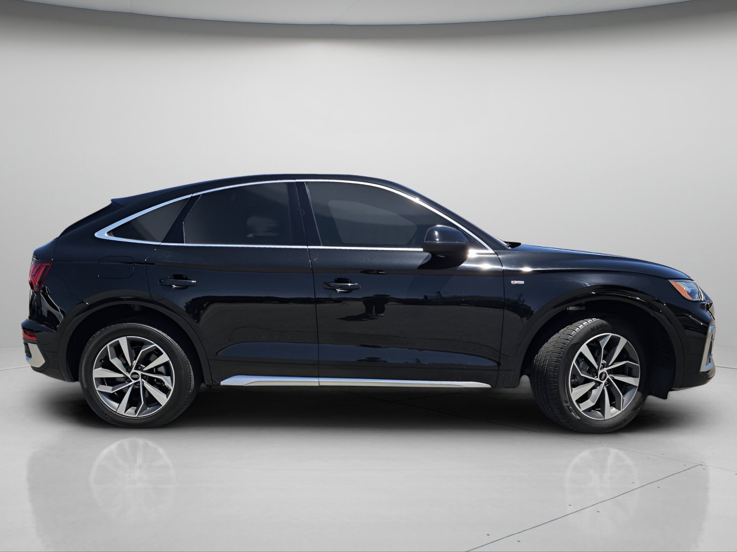 Used 2022 Black Metallic Audi 45 S line Premium image 25