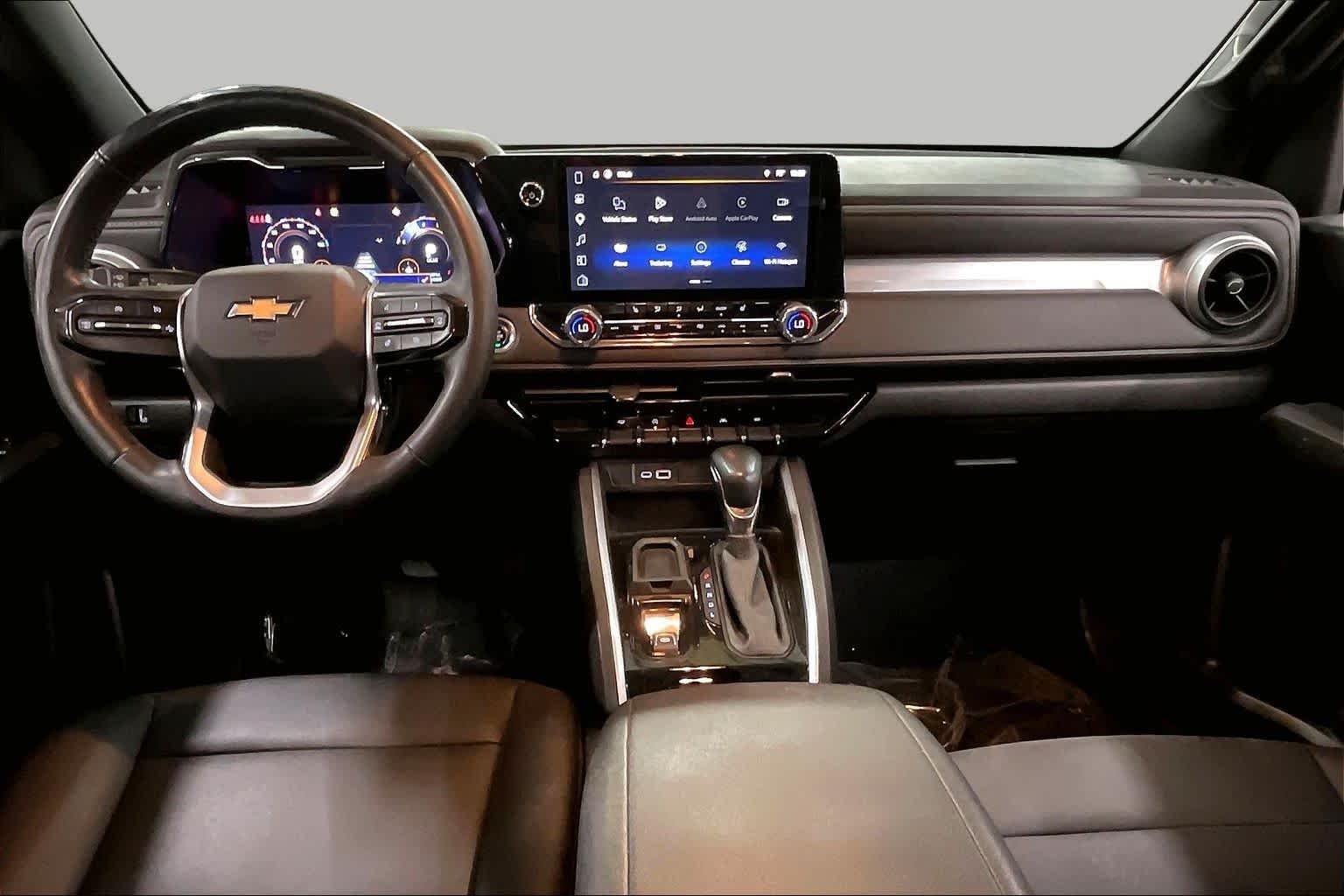 2024 Chevrolet Colorado LT - Photo 15