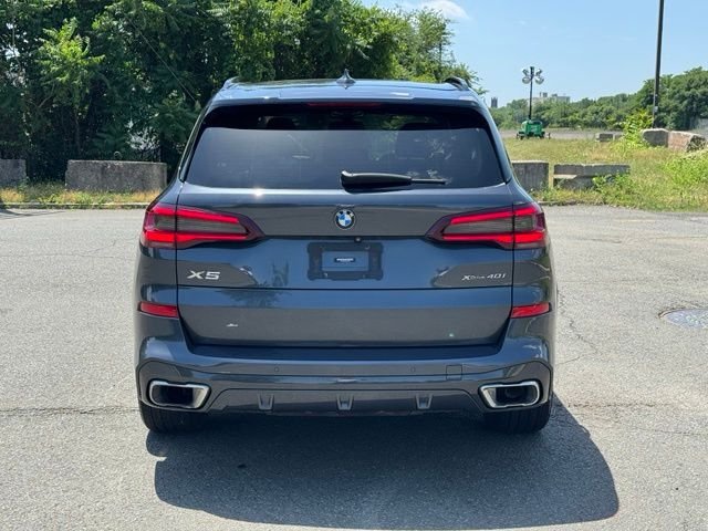 Used 2021 Gray BMW xDrive40i image 4