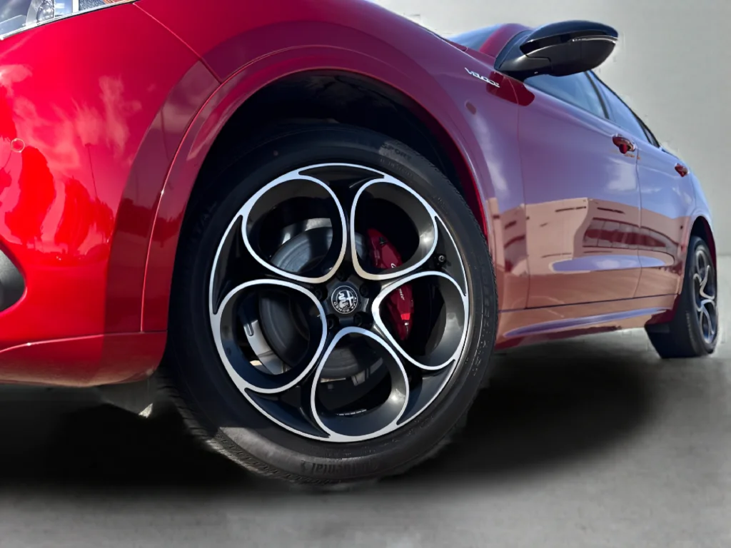 Used 2023 Red Alfa Romeo Veloce image 27