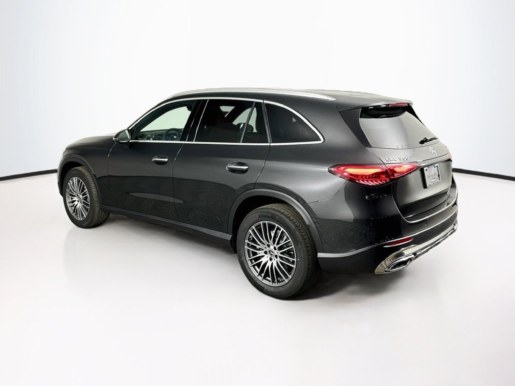 New 2027 Graphite Grey Metallic Mercedes-Benz GLC 300 image 4