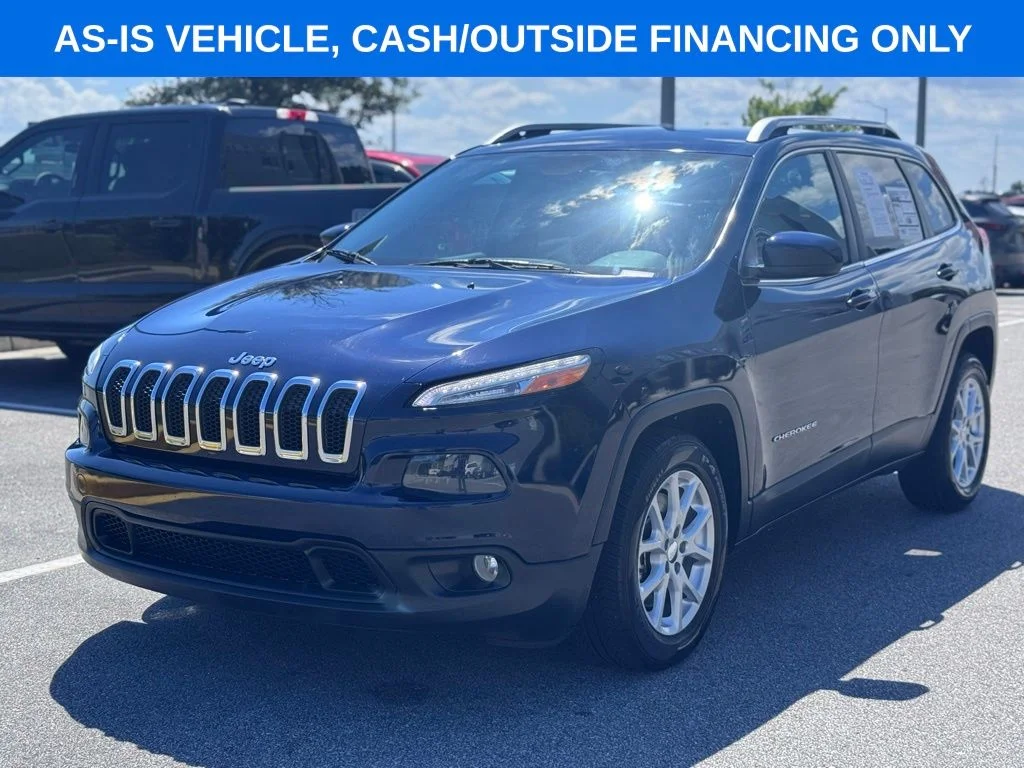 Used 2014 True Blue Jeep Latitude image 4