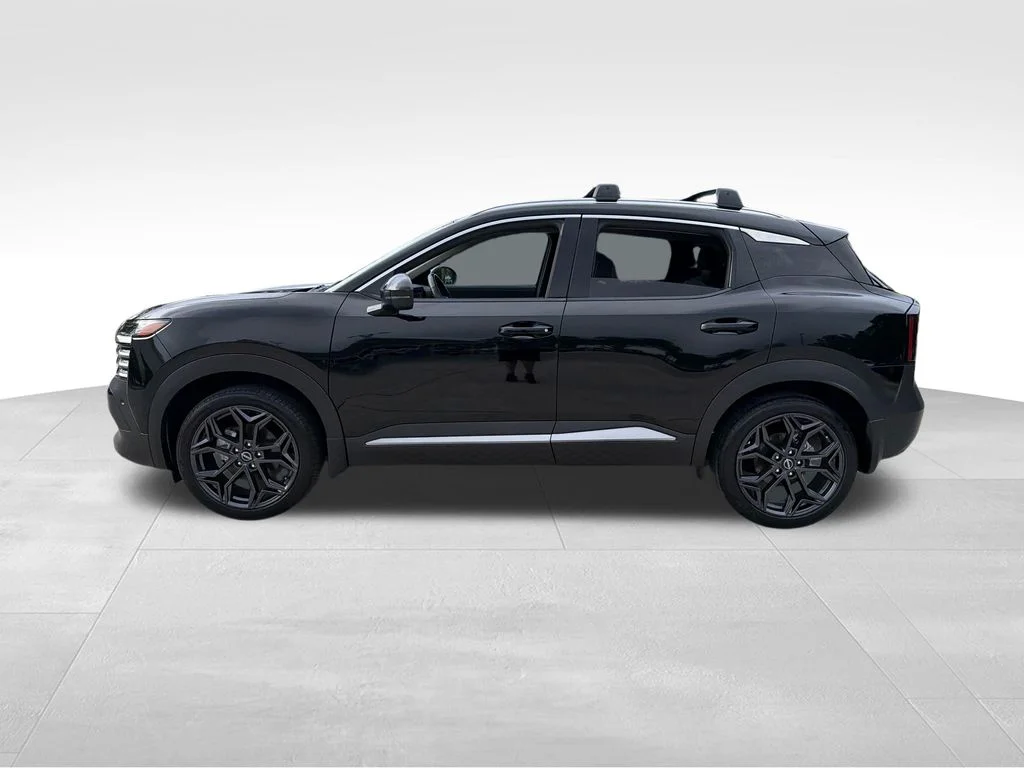 Used 2025 Black Nissan SR image 4