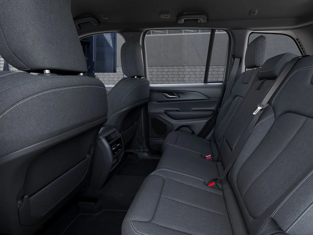 New 2026 Bright White Clear-Coat Exterior Paint Jeep Laredo X image 23