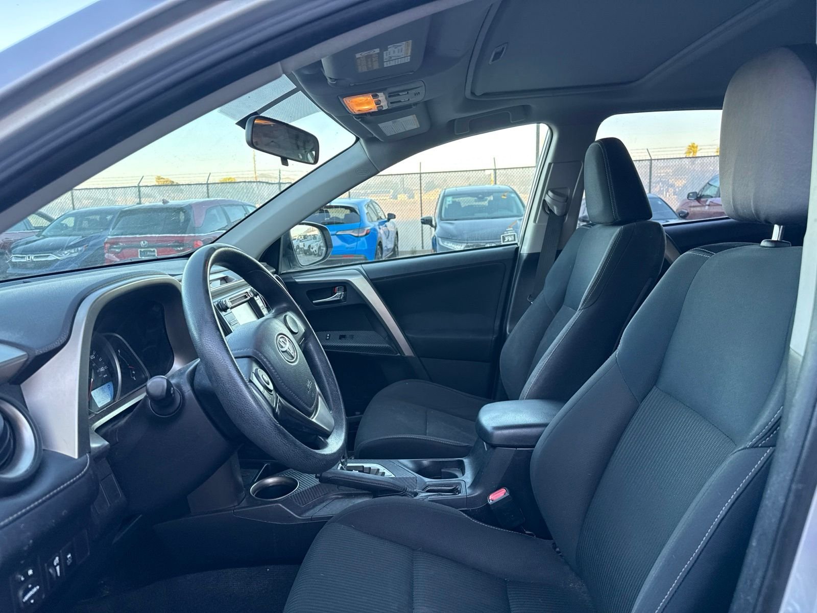 Used 2015 Classic Silver Metallic Toyota XLE image 10