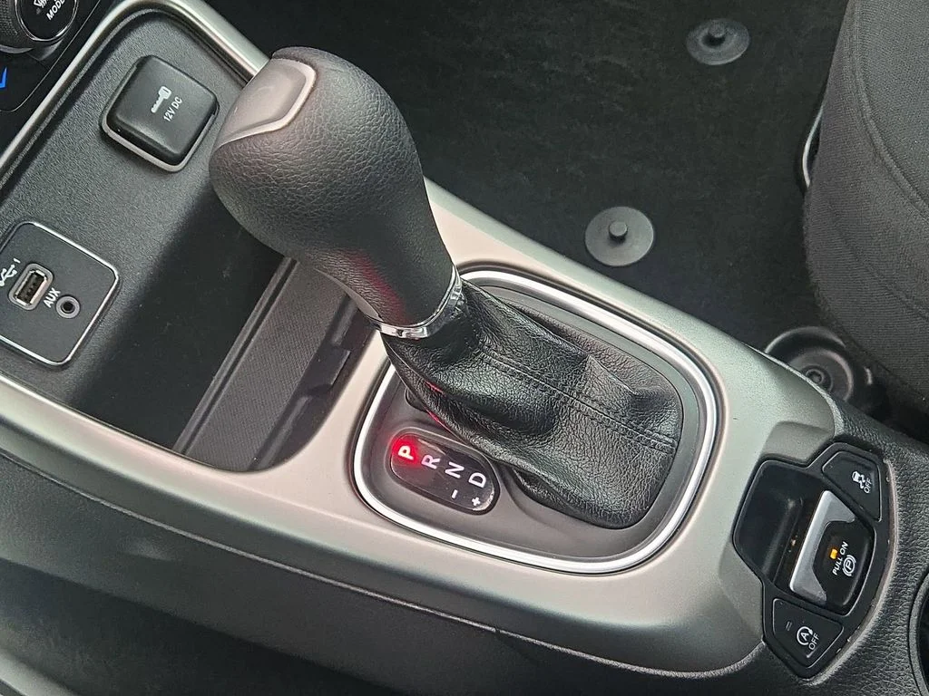 Used 2019 White Clearcoat Jeep Sport image 36