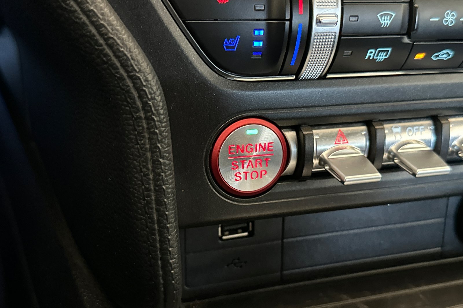 Used 2020 Silver Ford GT Premium image 22