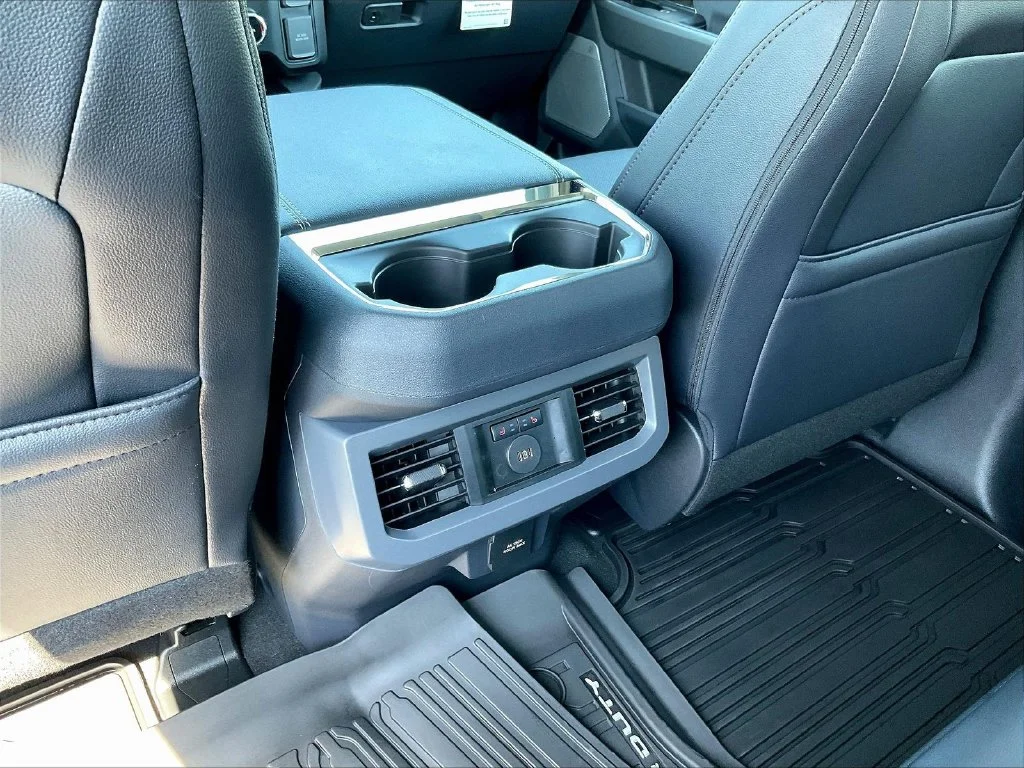 New 2027 Carbonized Gray Metallic Ford F-250® Lariat® image 19