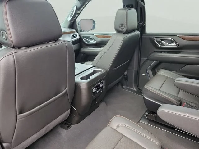 Used 2024 Black Chevrolet High Country image 14
