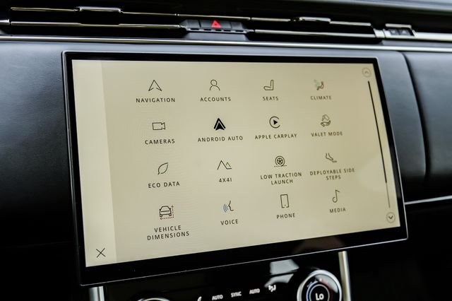Used 2022 Fuji White Land Rover SE image 39