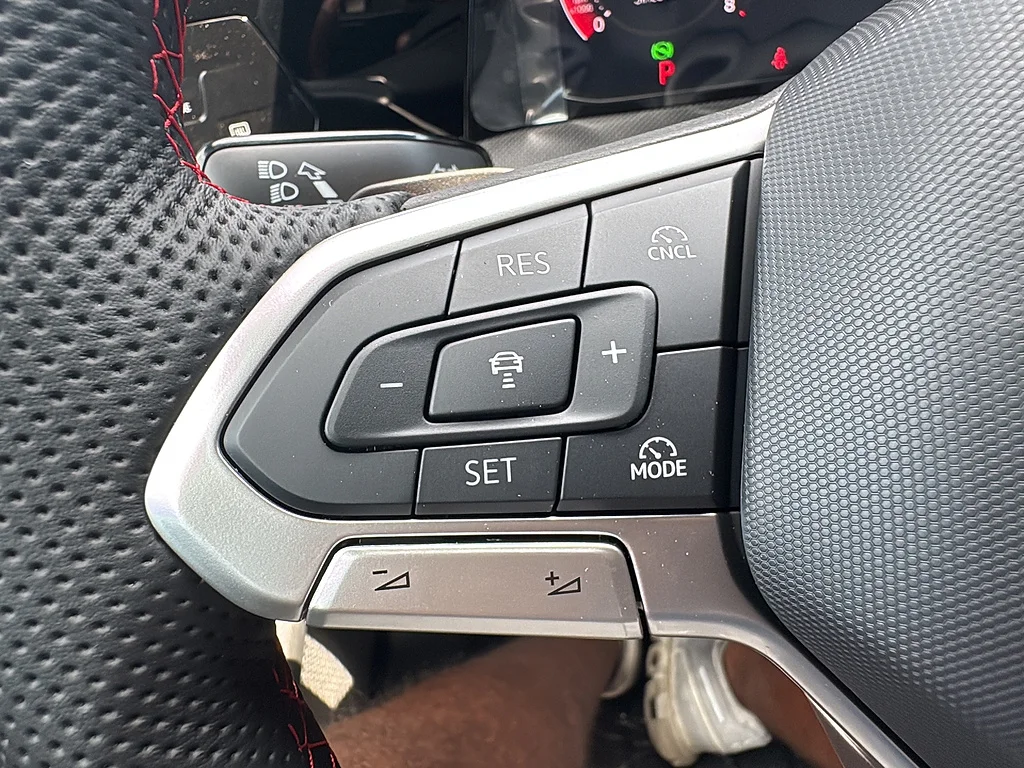 New 2026 Opal White Pearl Volkswagen 2.0T SE DSG image 20
