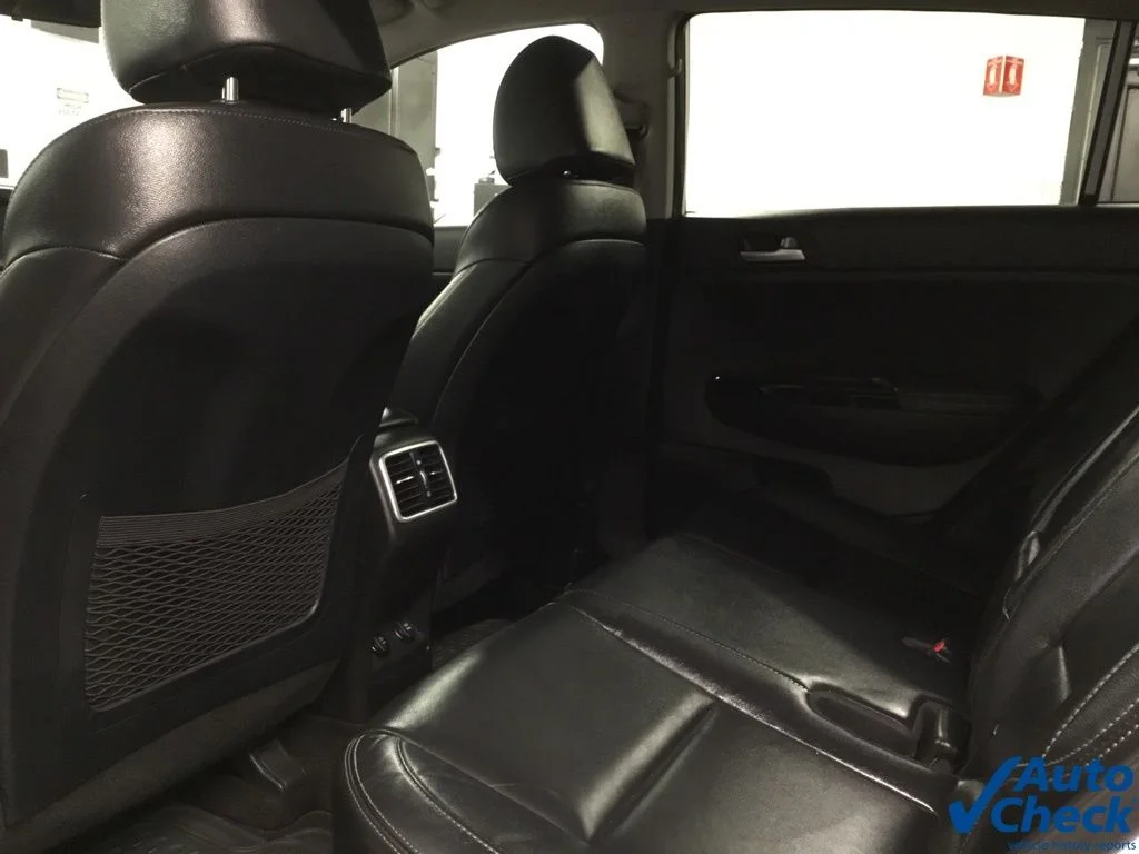 Used 2018 White Kia EX image 28