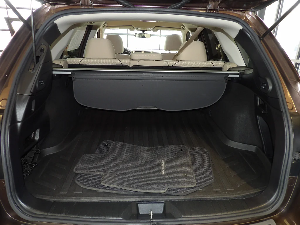 Used 2019 Cinnamon Brown Pearl Subaru 2.5i Premium image 18
