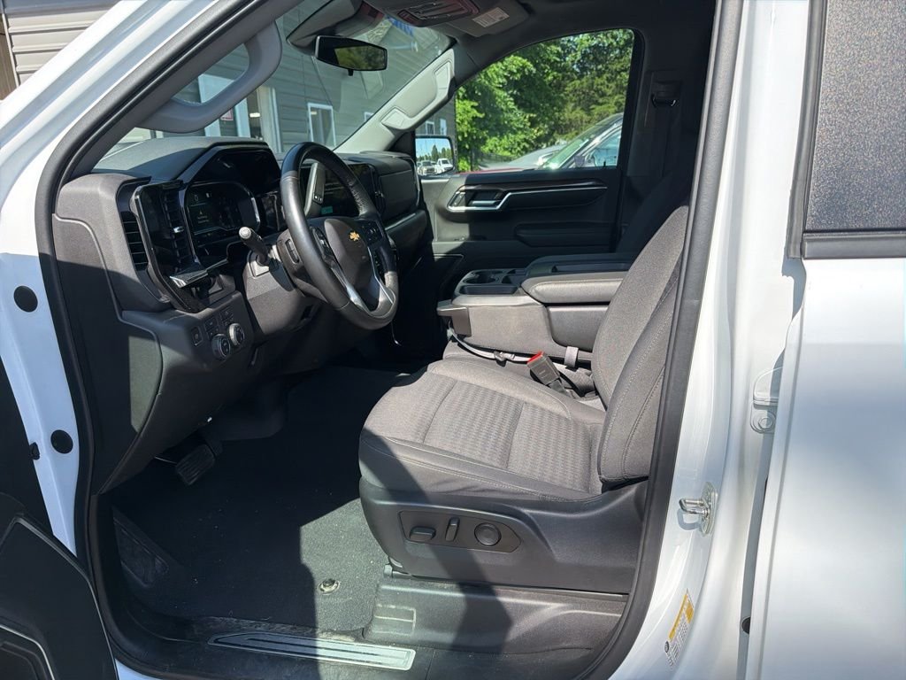 Used 2023 White Chevrolet LT image 13