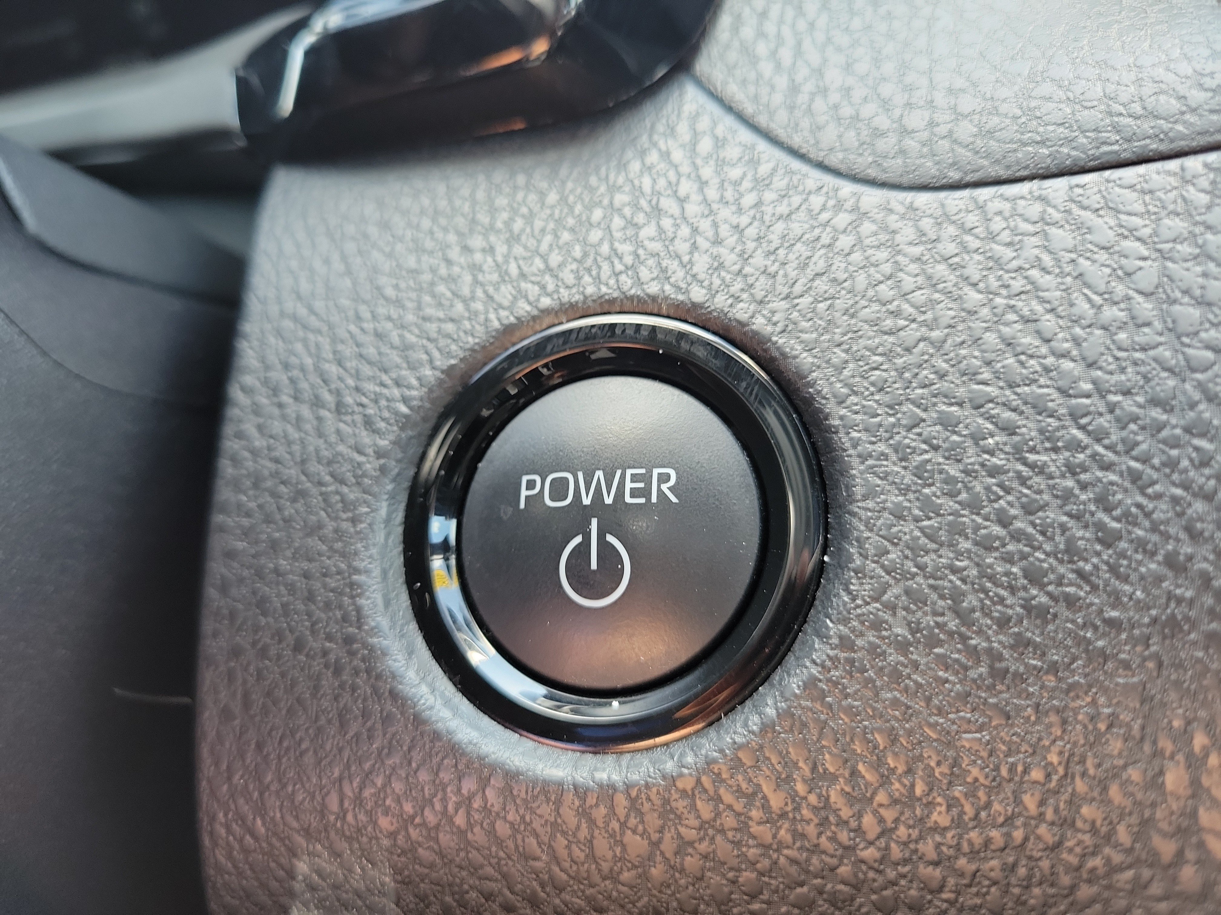 Used 2025 Ice Toyota SE image 27