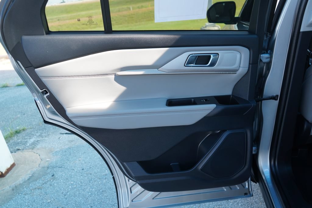 Used 2025  Ford Active image 26