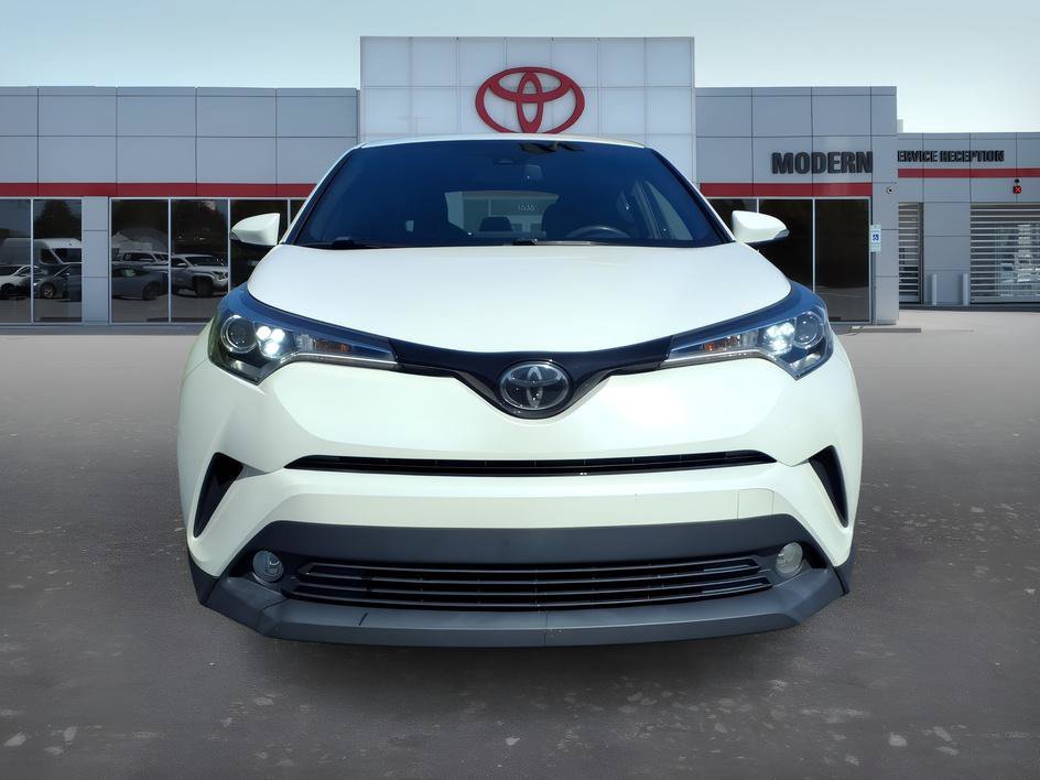 Used 2018 Blizzard Pearl Toyota XLE image 9