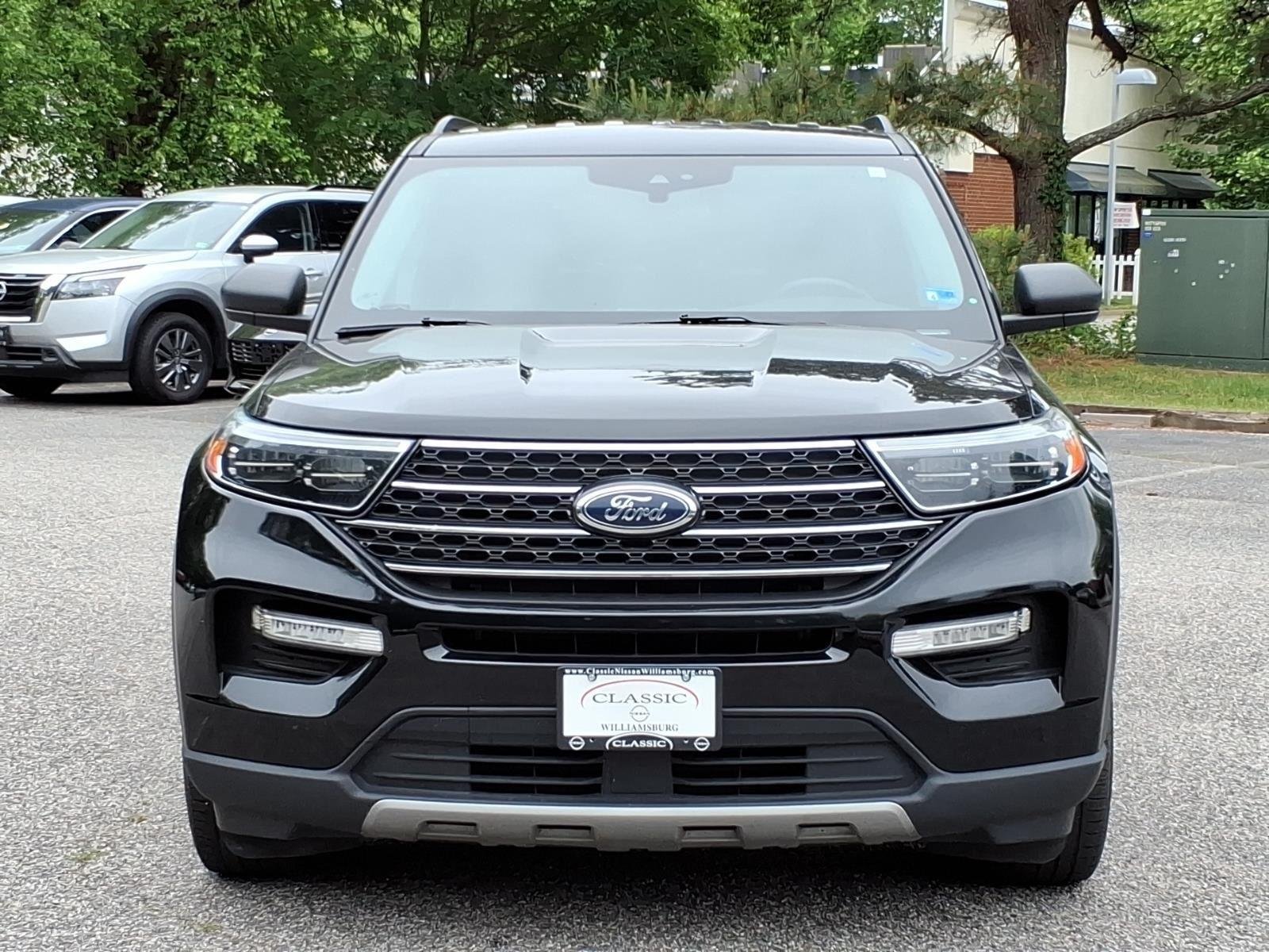 Used 2023 Agate Black Metallic Ford XLT image 2