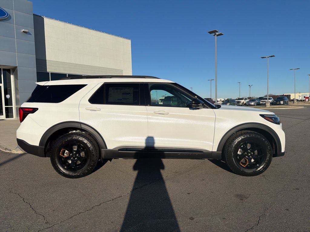 New 2026 Star White Metallic Tri-Coat Ford Tremor® image 2