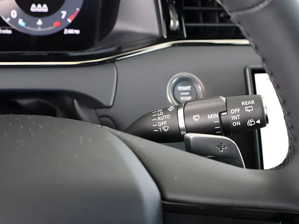 New 2026 Seoul Pearl Silver Land Rover Dynamic image 28