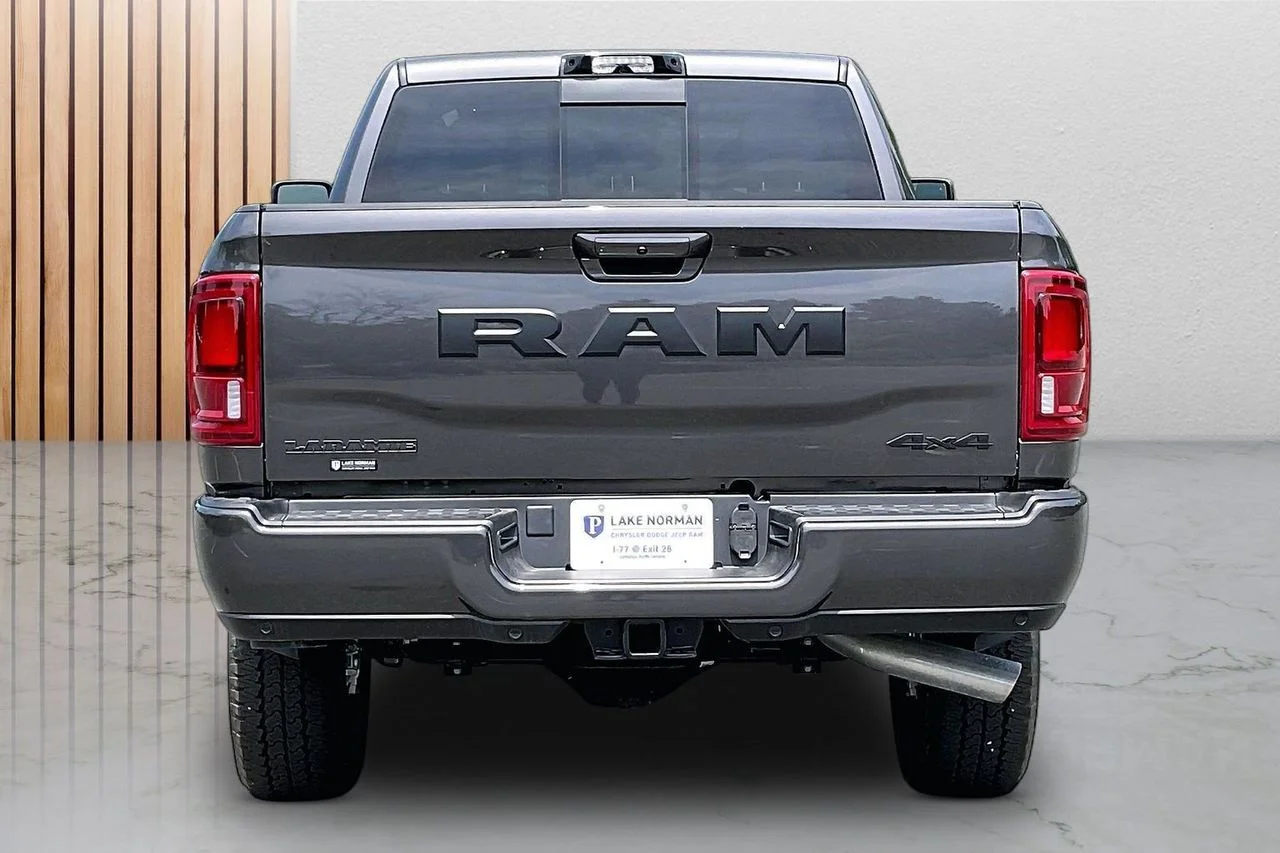 New 2026 Granite Crystal Metallic Clear-Coat Exterior Paint RAM Laramie image 13