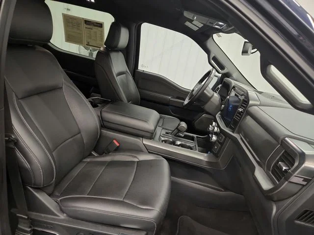 Used 2024  Ford Lariat image 40