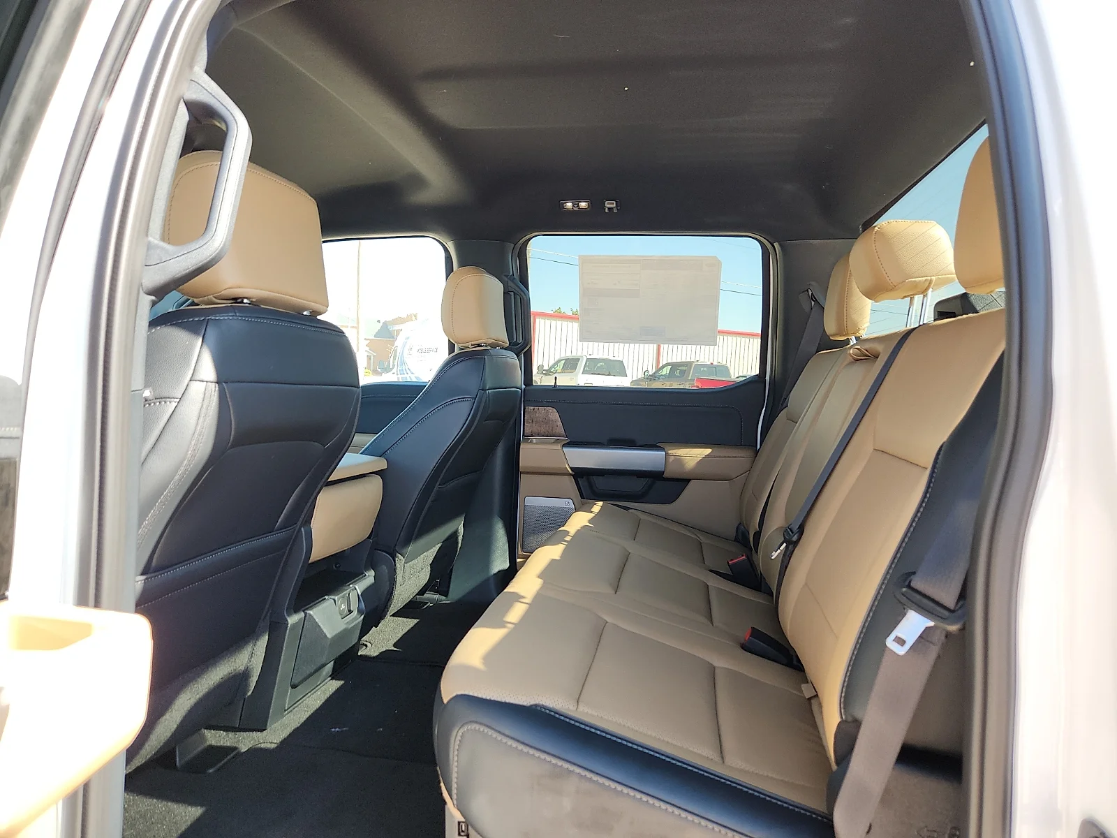 New 2026 Oxford White Ford Lariat image 18