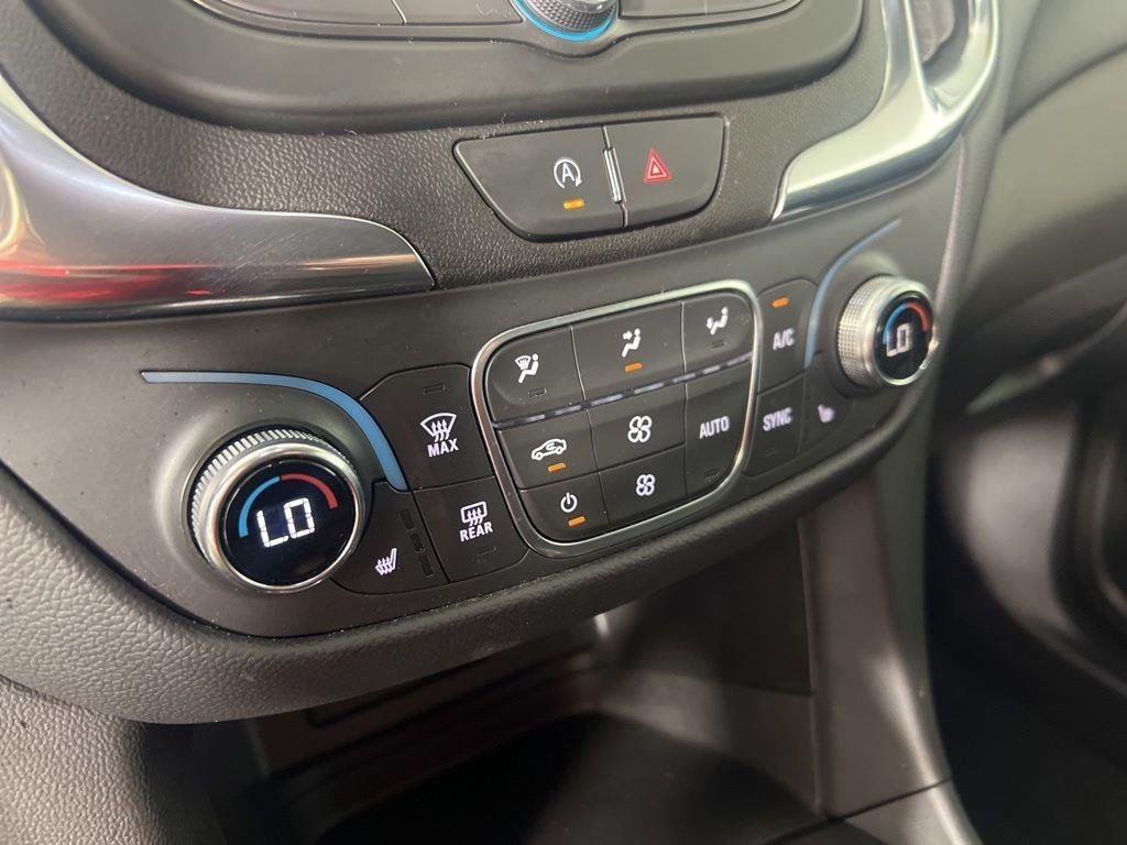 Used 2024 Pearl Chevrolet LT image 31
