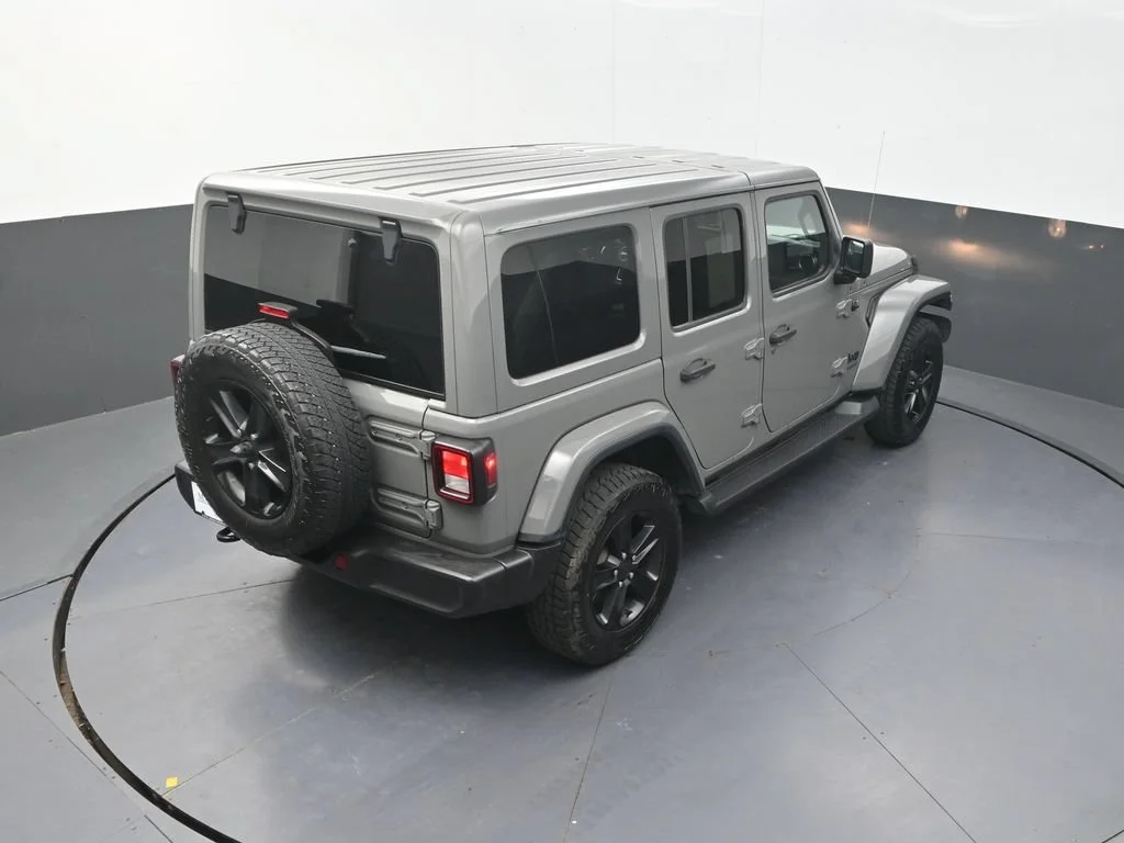 Used 2021 Gray Jeep Unlimited Sahara Altitude image 22