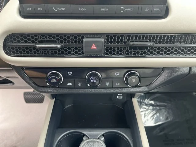 Used 2025  Honda LX image 18