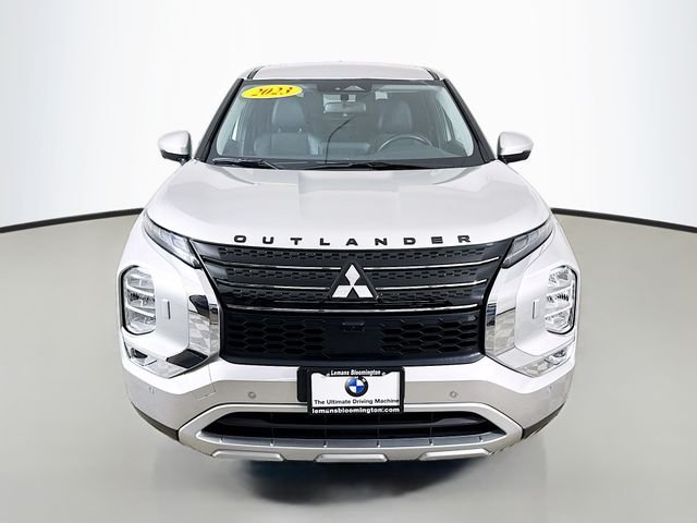 Used 2023 Alloy Silver Metallic Mitsubishi SE image 2