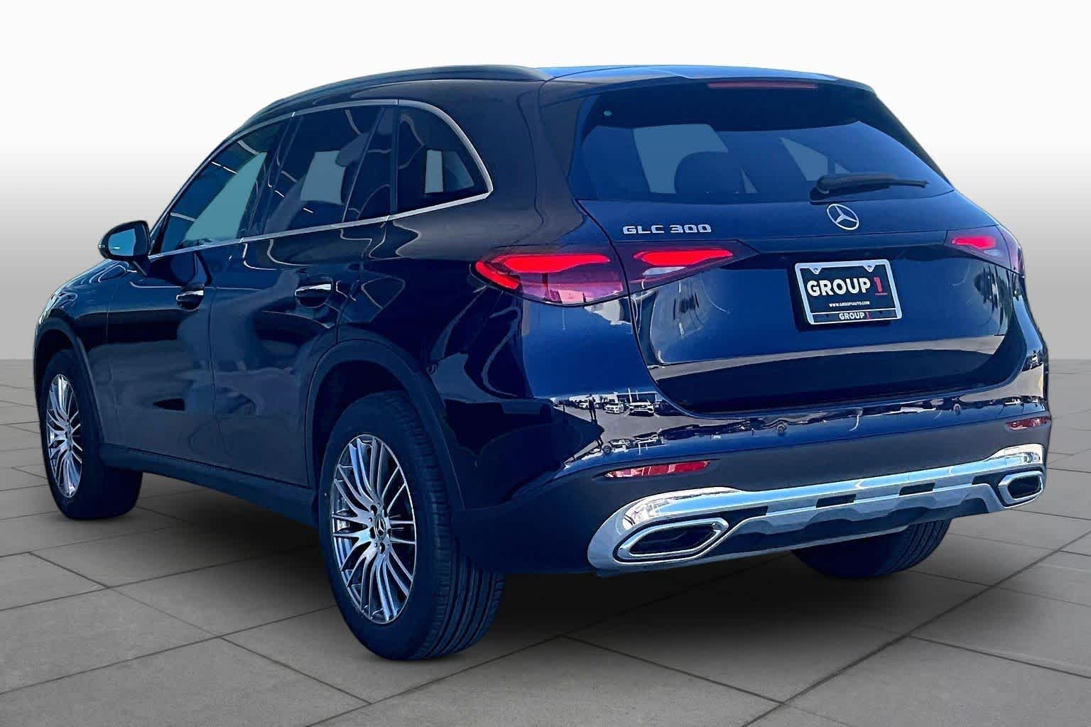 Used 2024 Nautical Blue Metallic Mercedes-Benz GLC 300 image 12