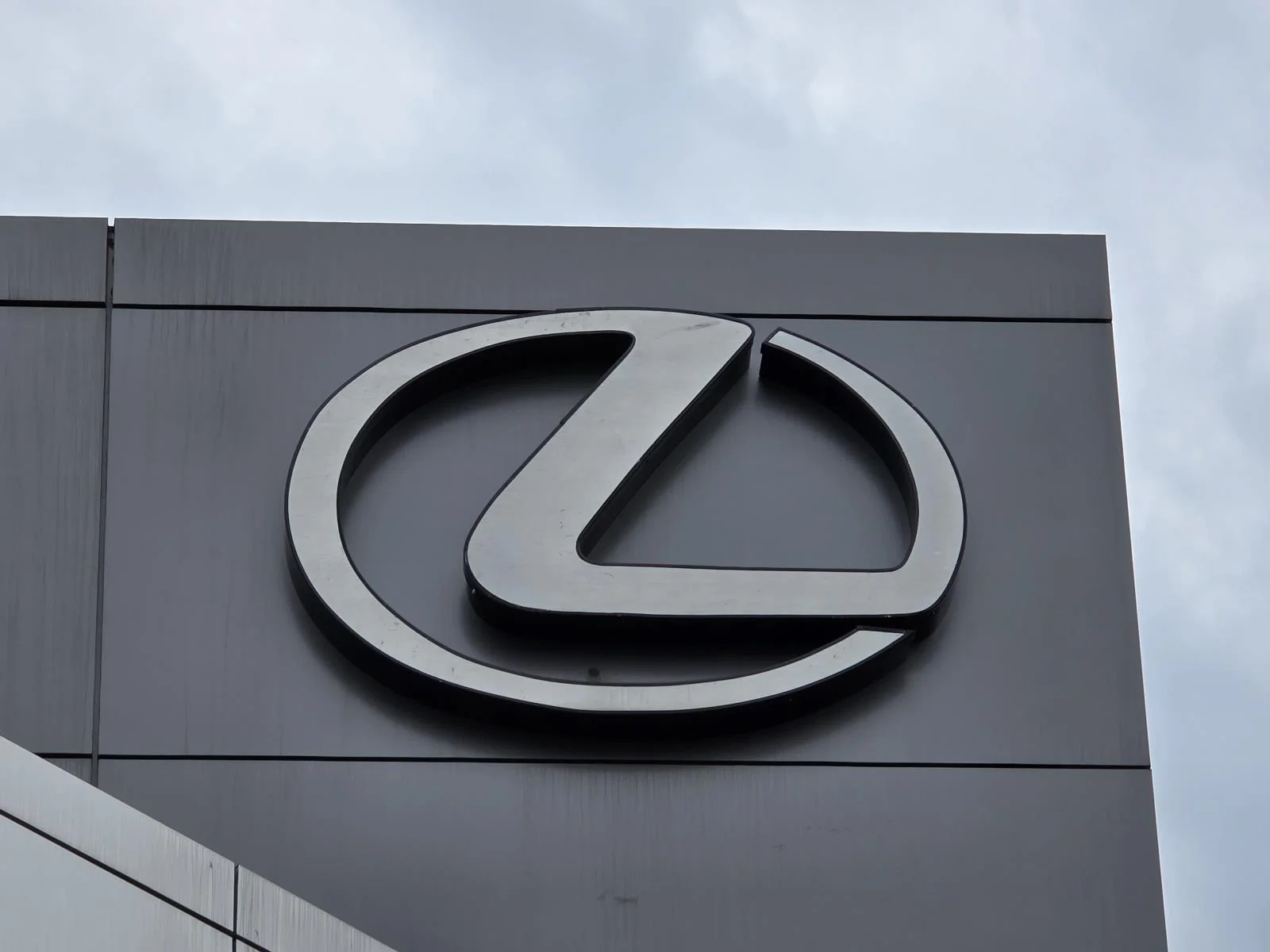 Used 2018 Obsidian Lexus 500 Base image 11