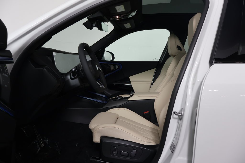 New 2026 Alpine White BMW 30 xDrive image 5
