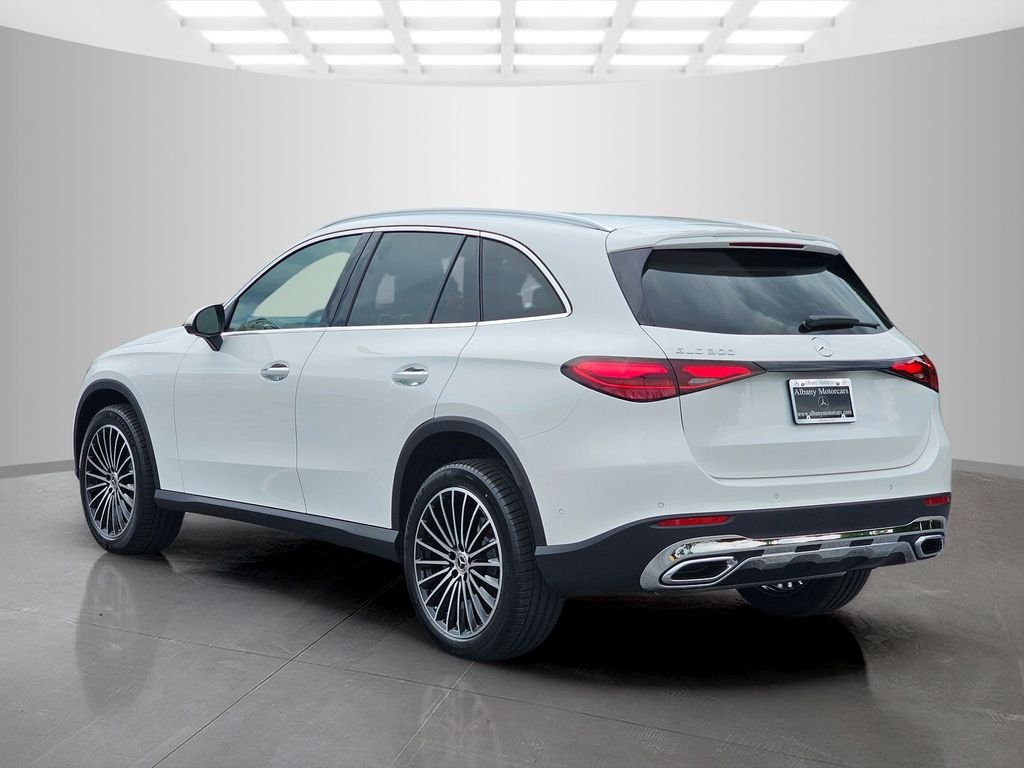 New 2026 Polar White Mercedes-Benz GLC 300 image 4