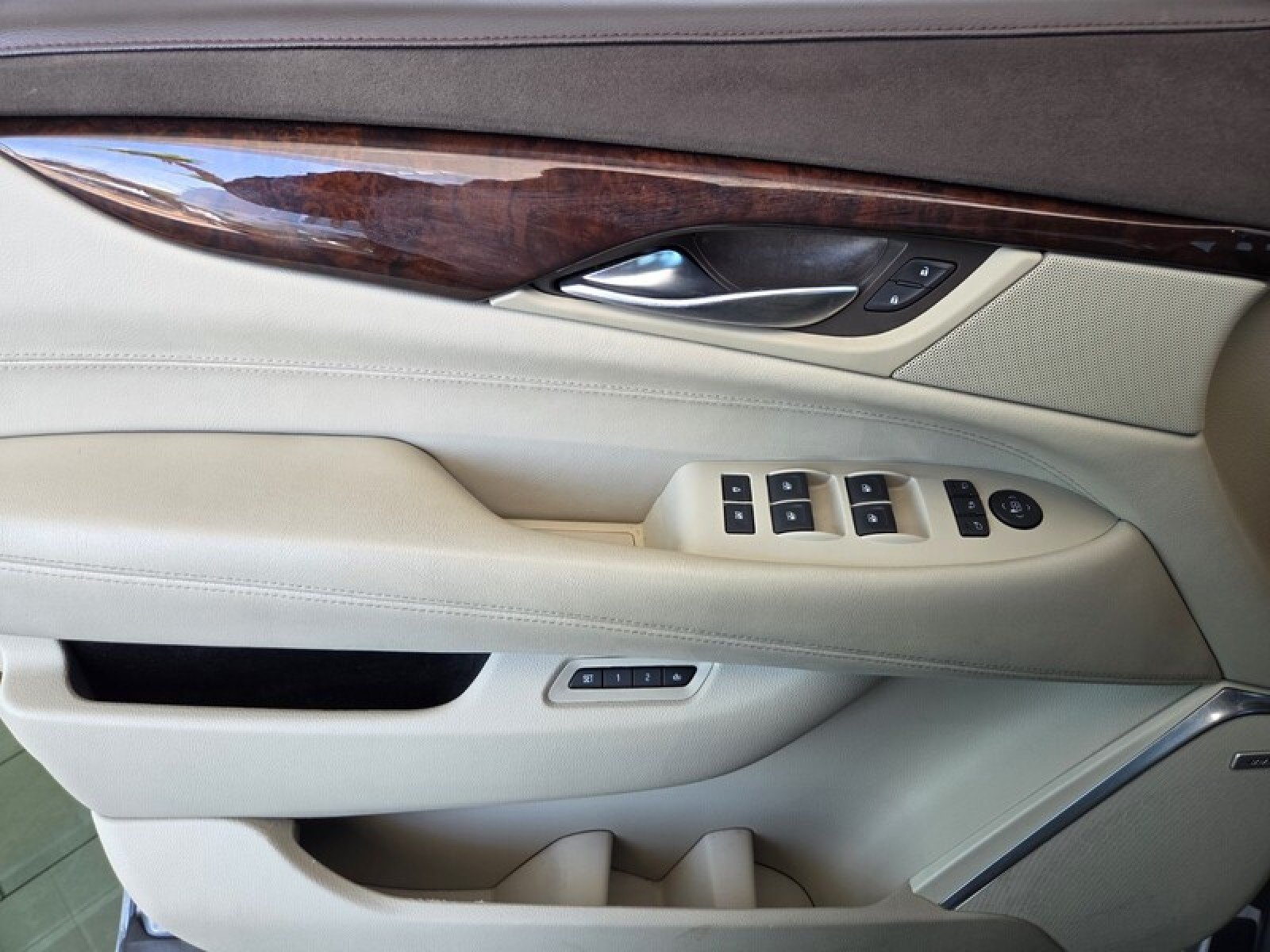 Used 2016 GREY Cadillac Luxury Collection image 26