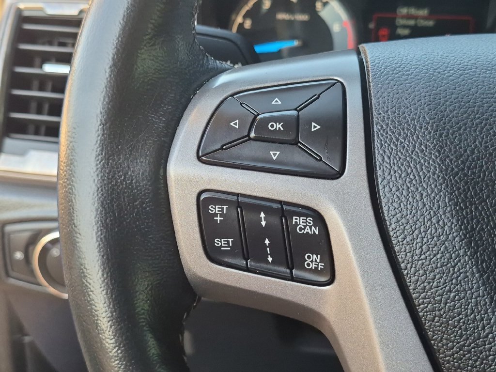 Used 2020 Blue Ford XLT image 16