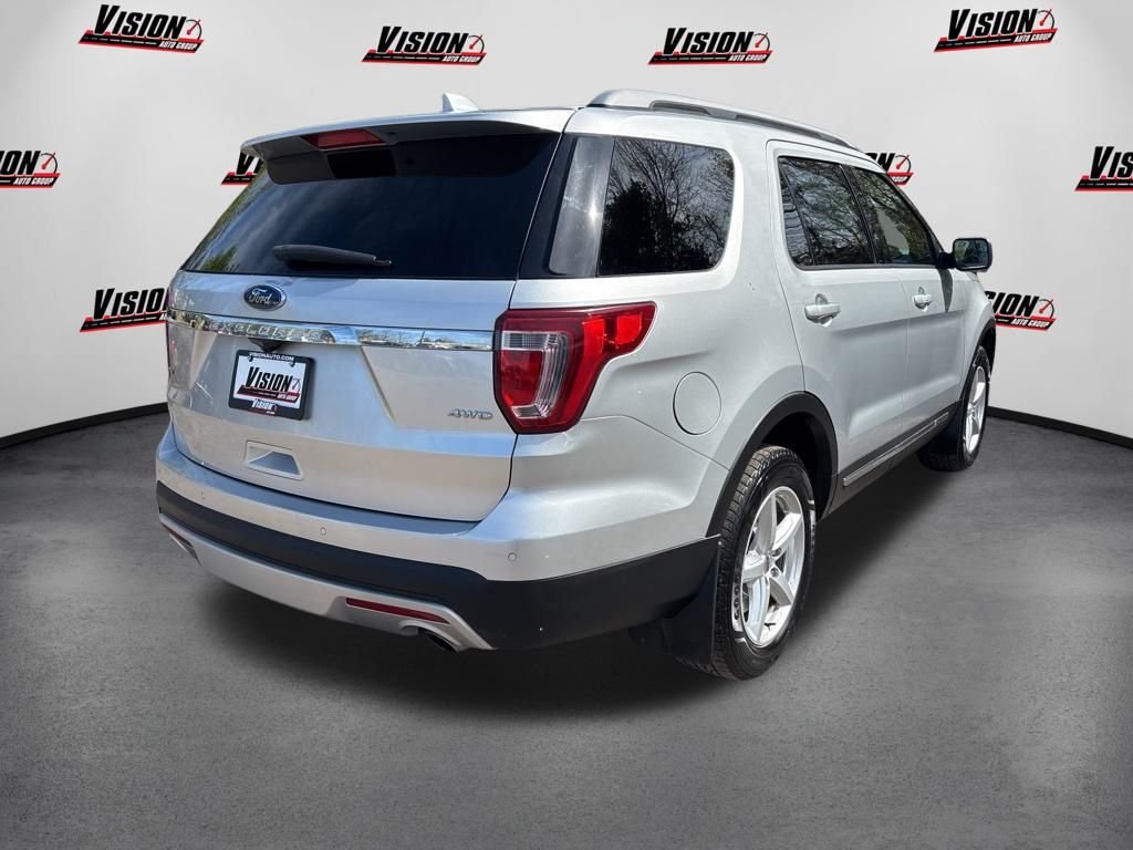 Used 2017 Silver Ford XLT image 5