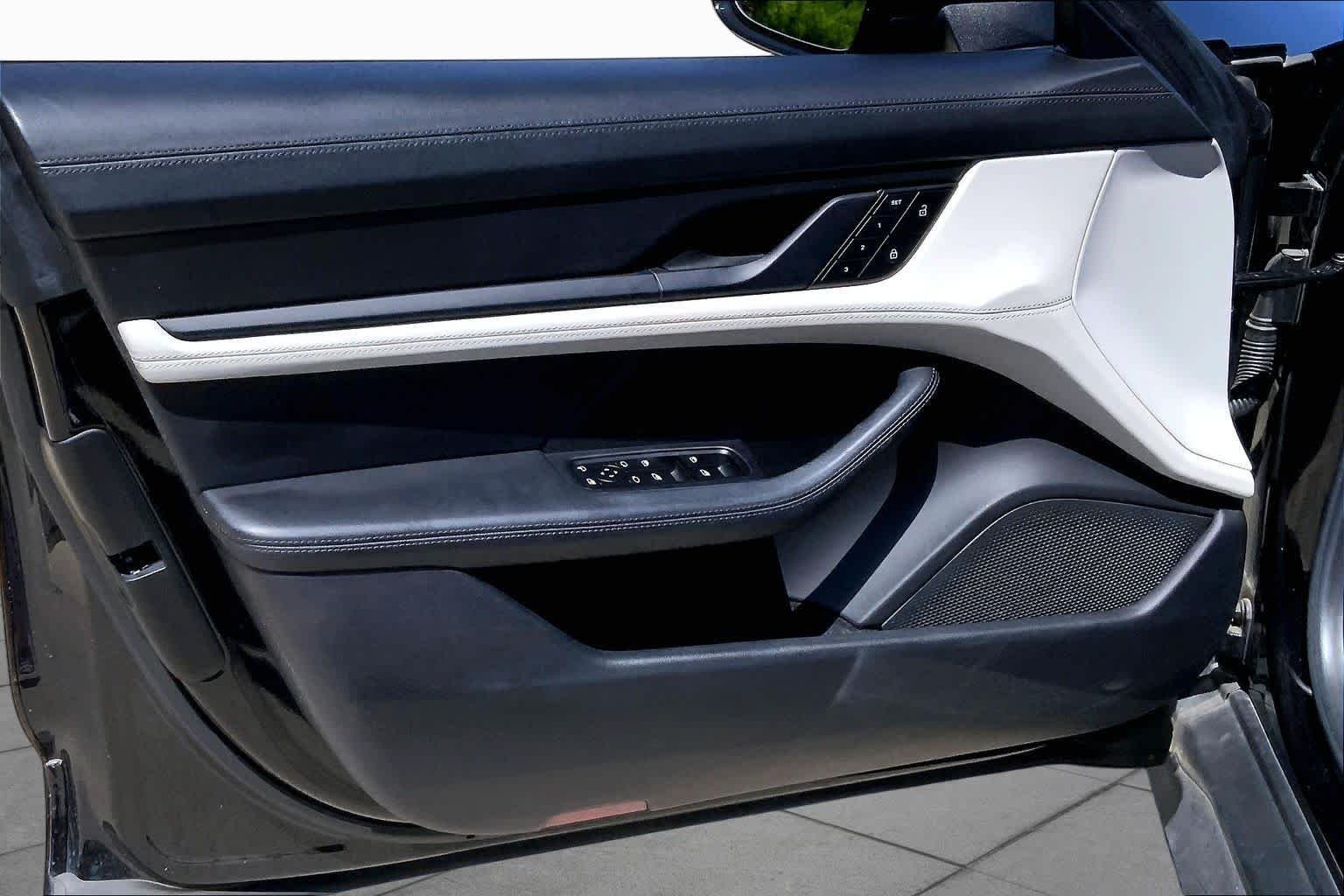 Used 2022 Black Porsche  image 19