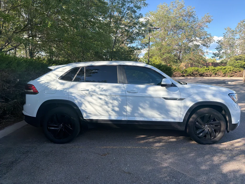 Used 2022 Pure White Volkswagen 2.0T SE w/Technology 4Motion image 7