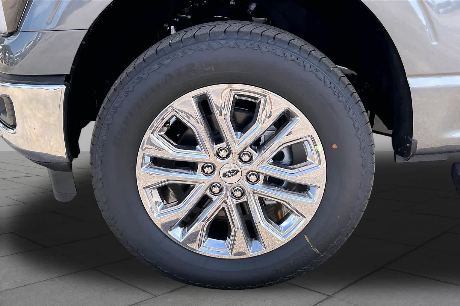 New 2026 Carbonized Gray Metallic Ford Lariat® image 11
