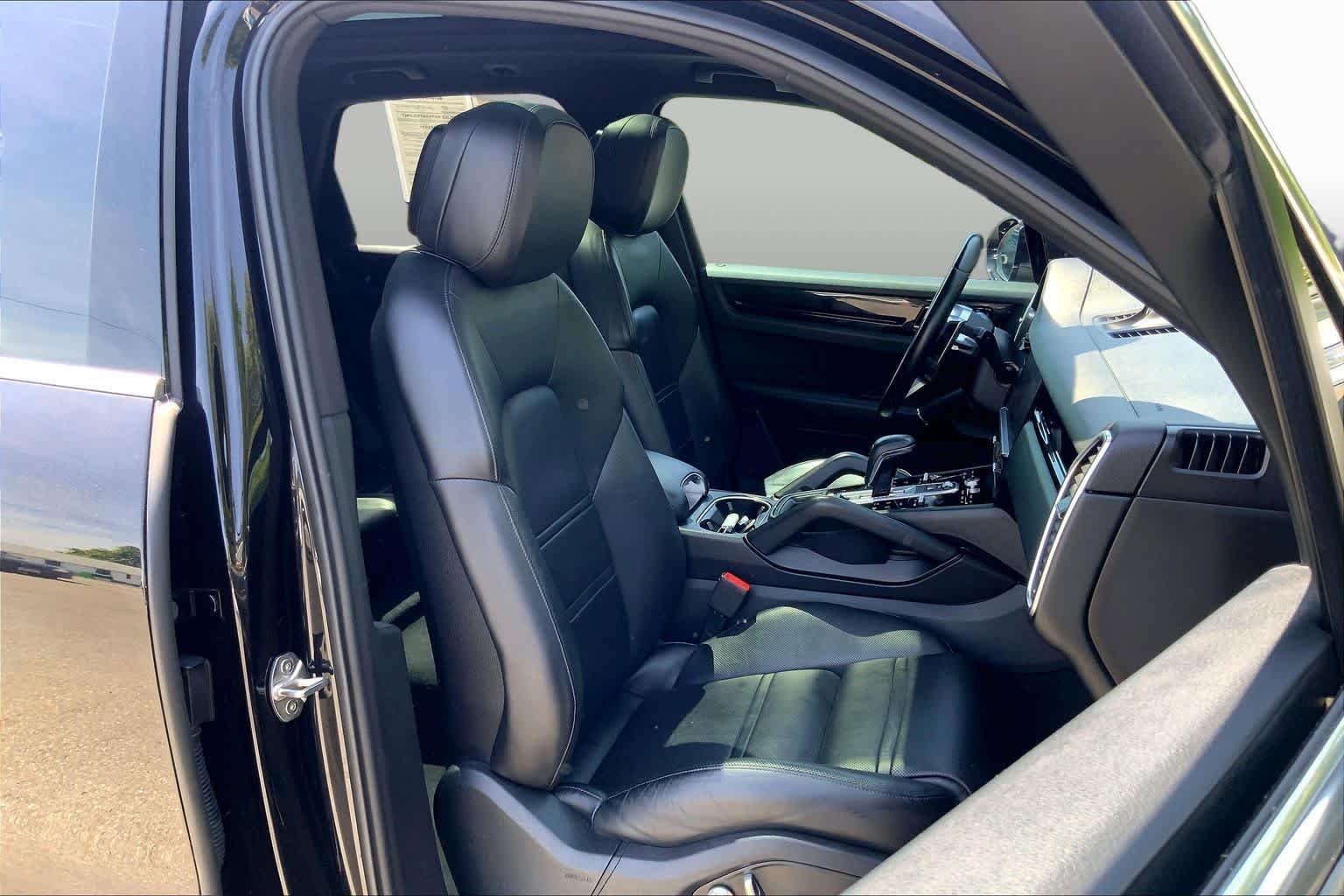 Used 2019 Black Porsche  image 8