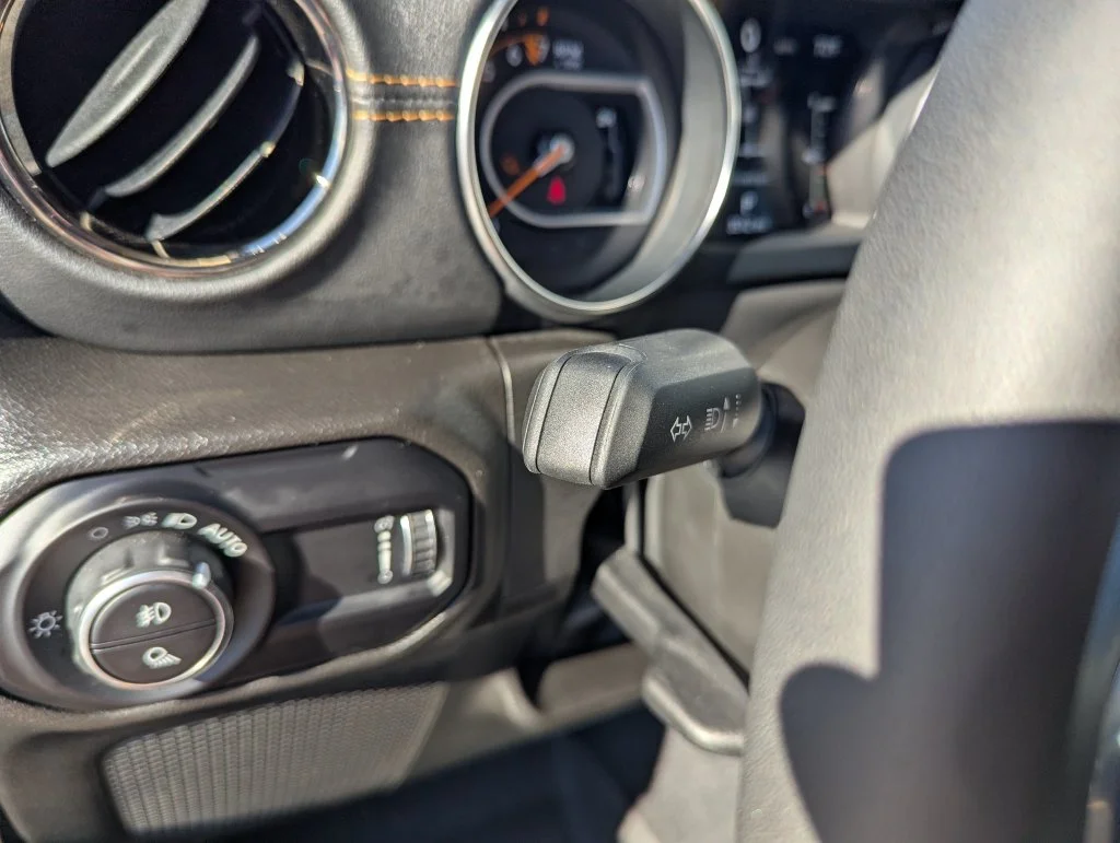 Used 2023 Black Jeep Overland image 21