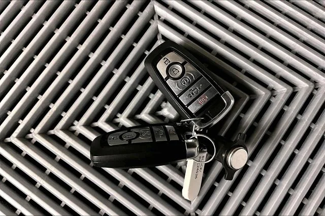 Used 2023 Agate Black Metallic Ford Lariat image 12