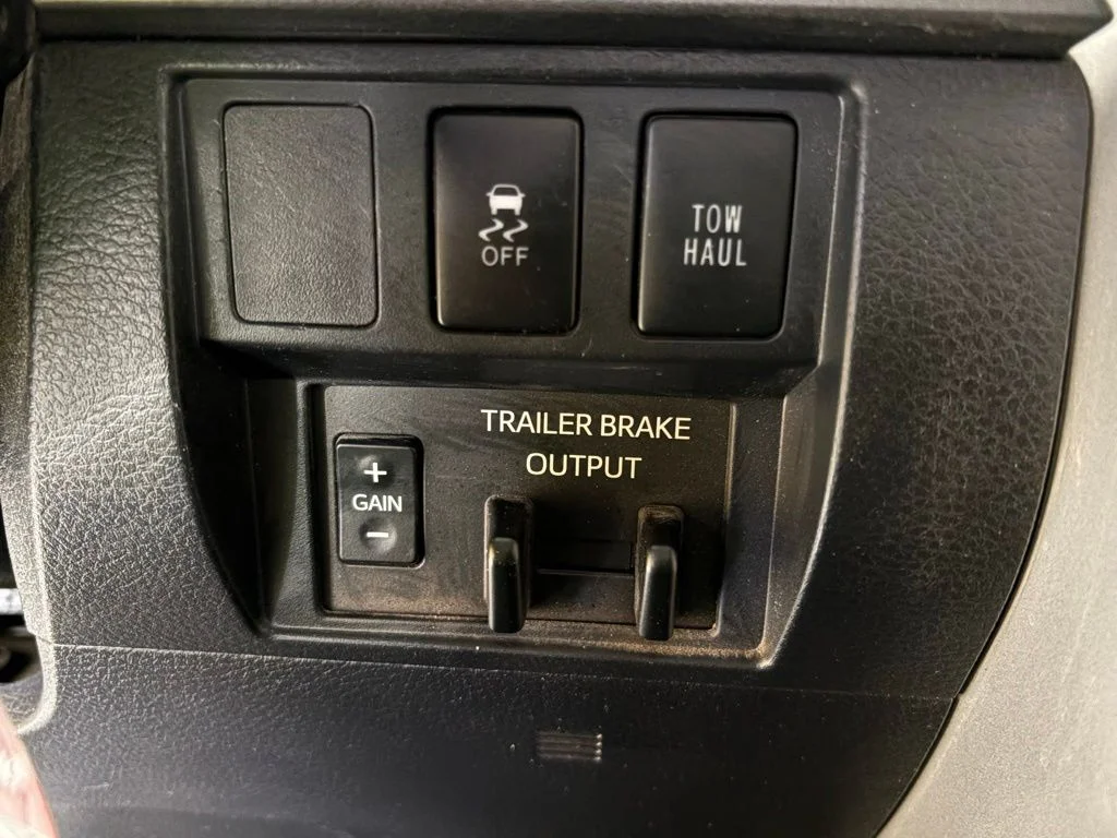 Used 2019 White Toyota SR5 image 23