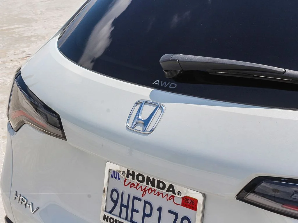 Certified Used 2024 Platinum White Pearl Honda Sport image 8
