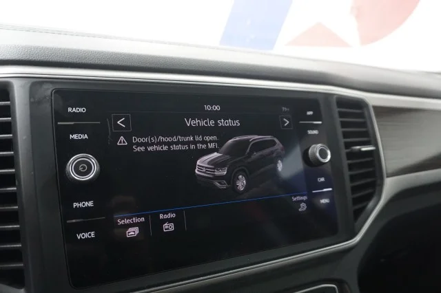 Used 2019 Tourmaline Blue Metallic Volkswagen 3.6L V6 SE w/Technology image 36