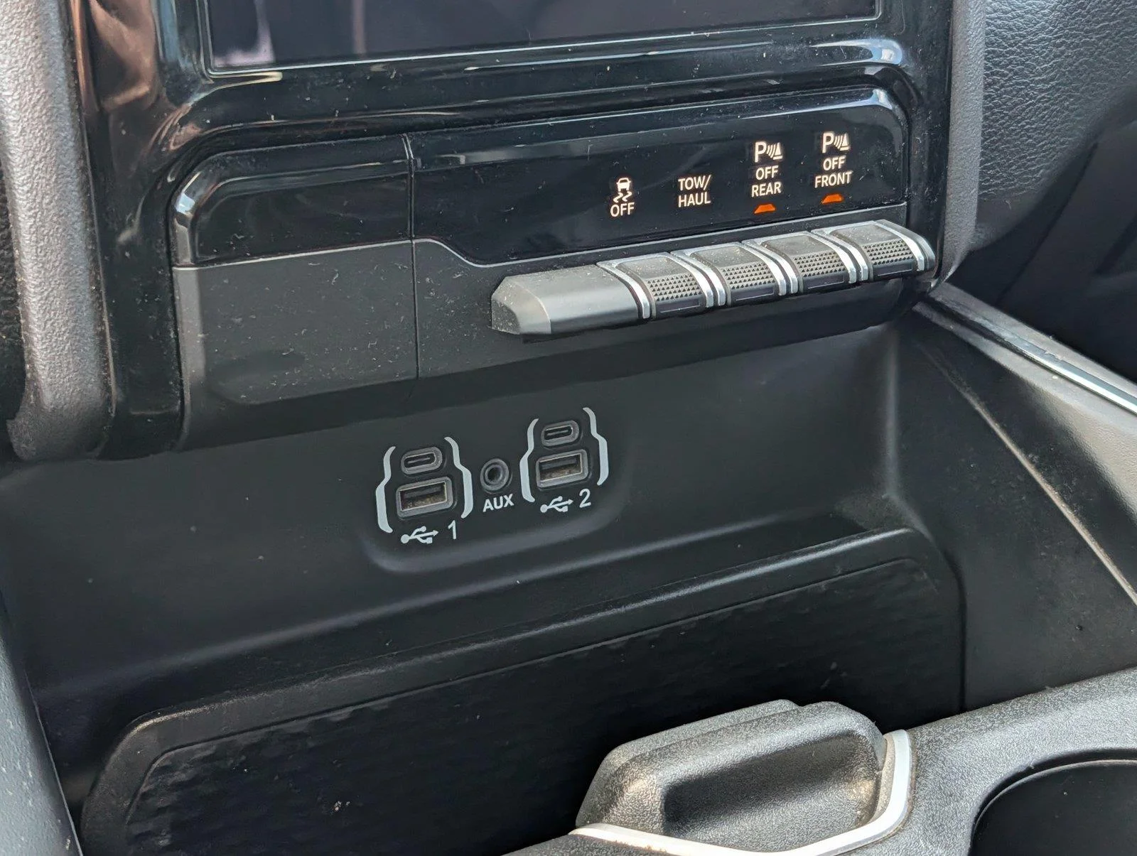 Used 2020 Granite Crystal Metallic Clearcoat Ram Laramie image 21