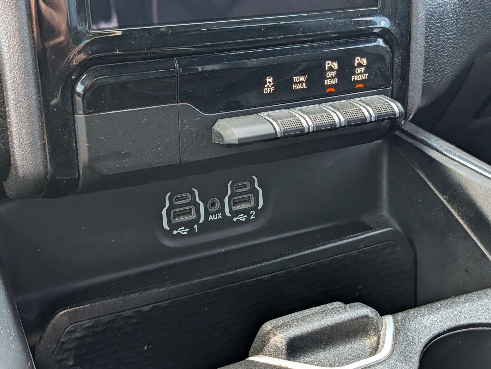 Used 2020 Granite Crystal Metallic Clearcoat Ram Laramie image 21